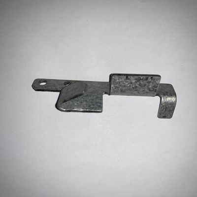 গ্যালভানাইজড রেগুলেটিং প্লেট পোল্ট্রি ব্র্যাকেট G.I. পোল্ট্রি ফার্মের জন্য অ্যাডজাস্টার